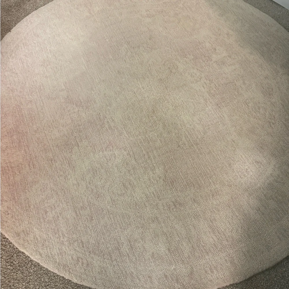 Monique Lhuillier Cream Round Rug - Picture 2 of 2